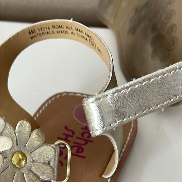 🌟B1G1 free RACHEL SHOES ROMI gold flower Velcro strap SANDALS size 4 - Picture 5 of 5